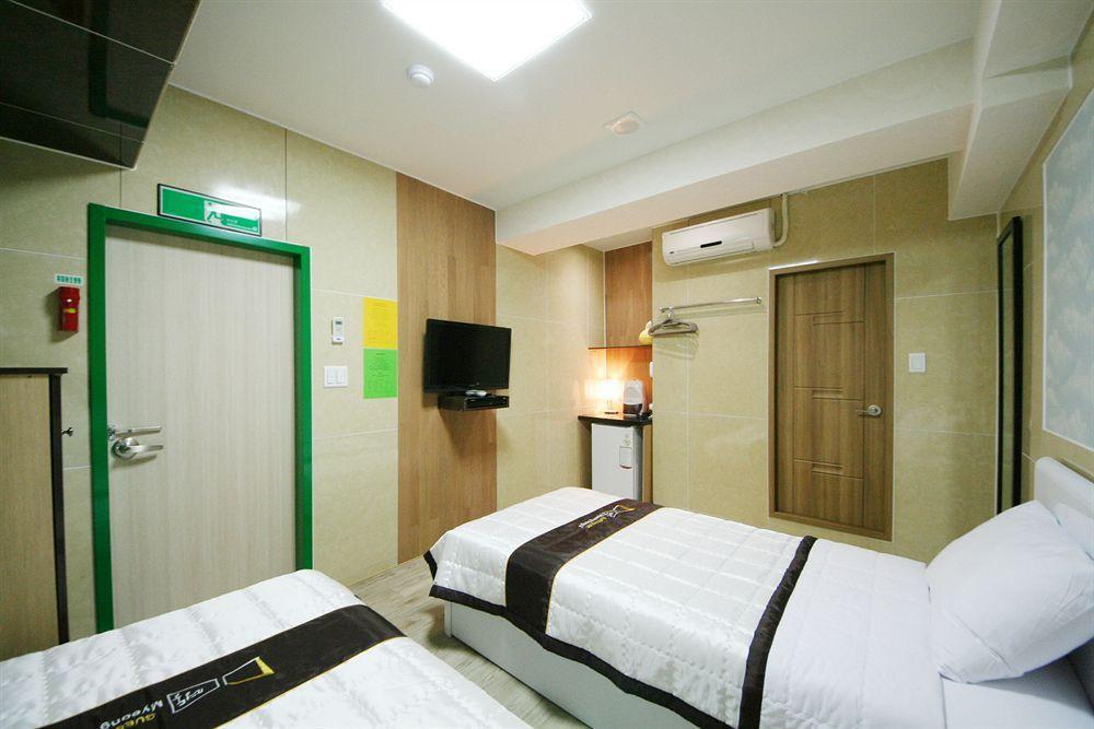 D.H Sinchon Guesthouse Seul Exterior foto