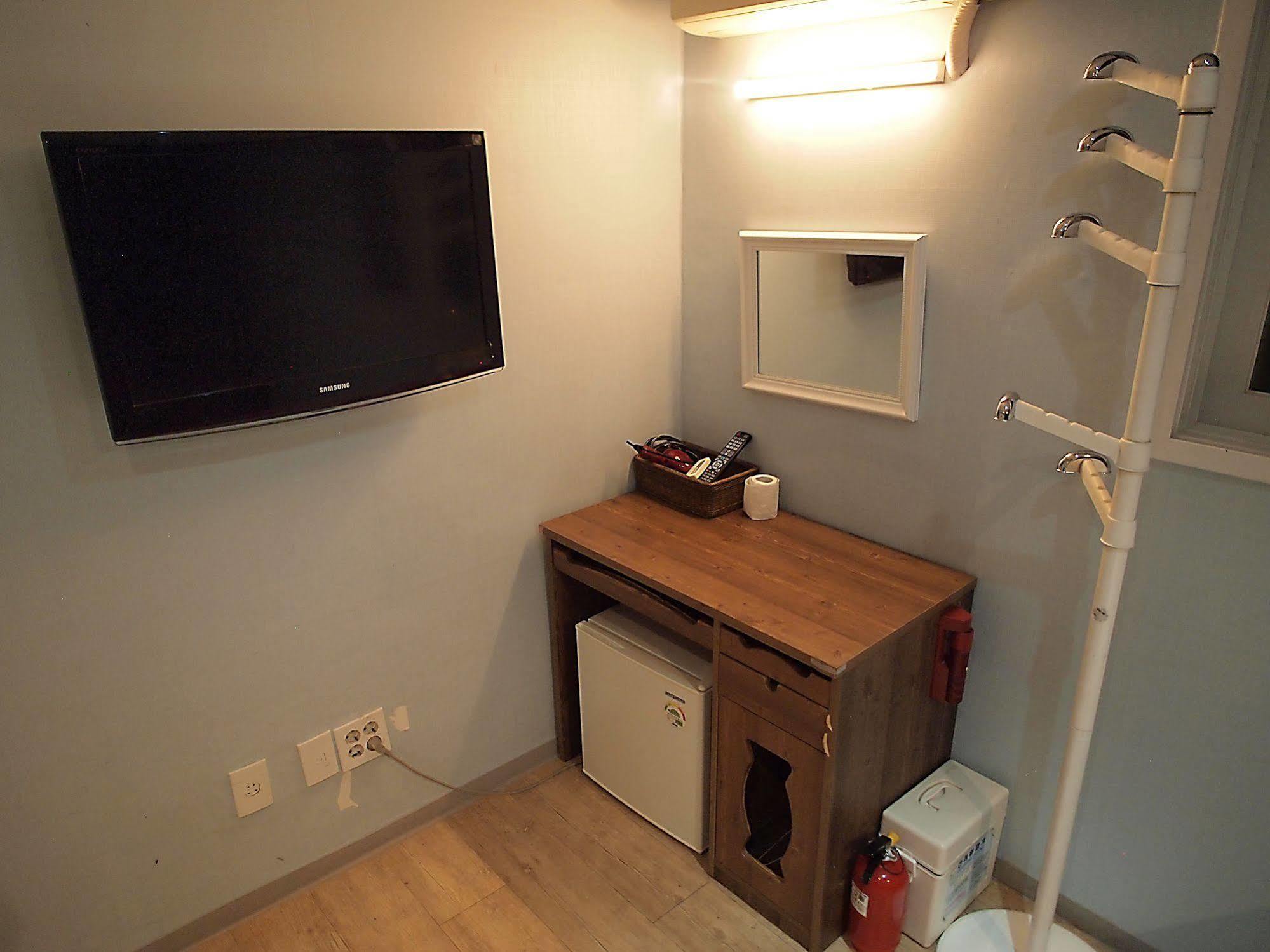 D.H Sinchon Guesthouse Seul Exterior foto