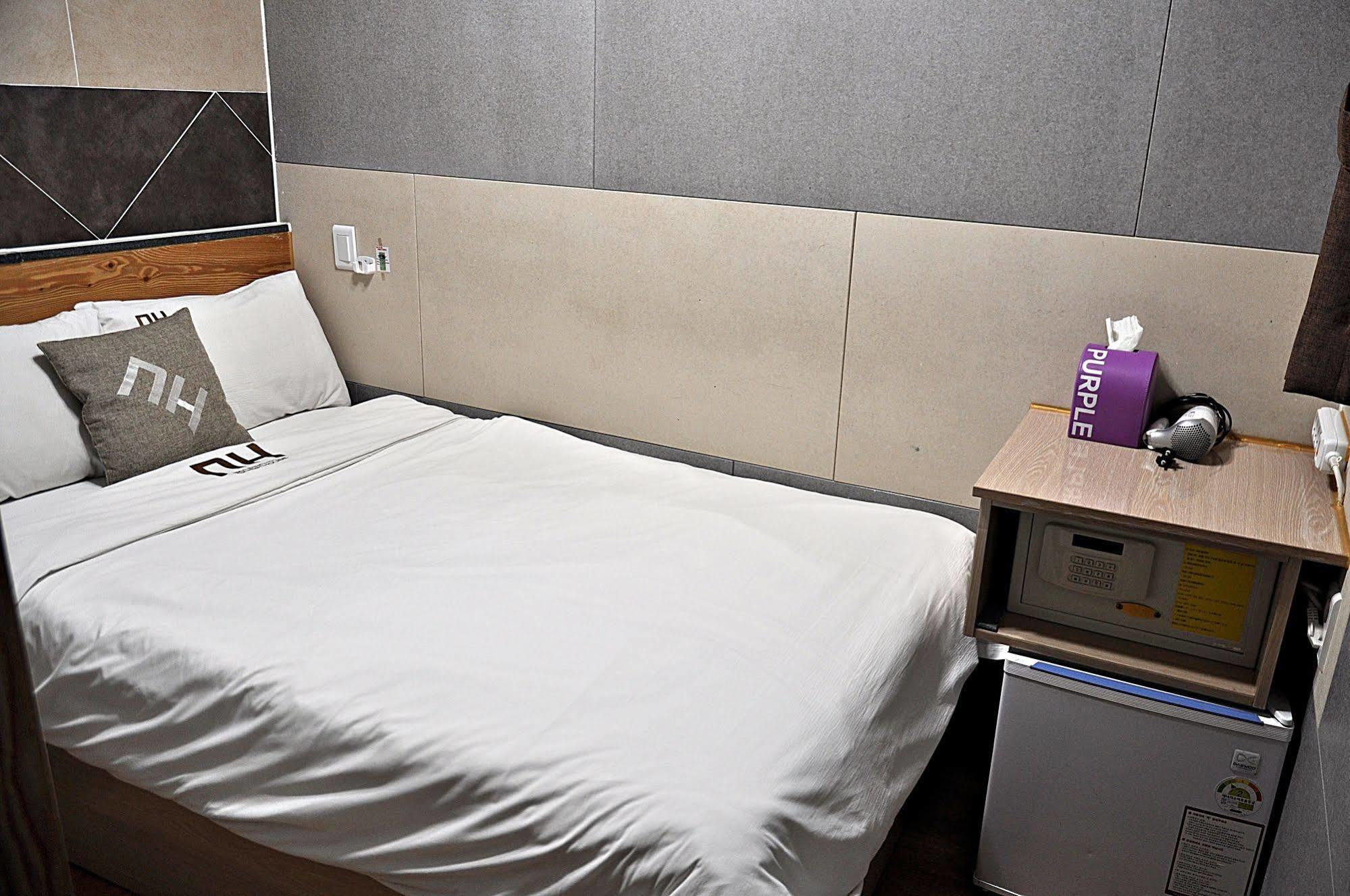 D.H Sinchon Guesthouse Seul Exterior foto