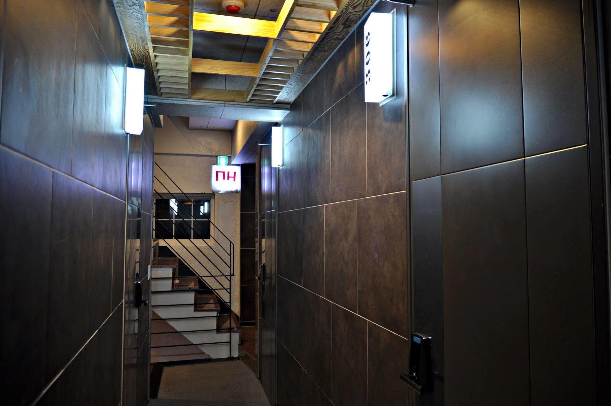 D.H Sinchon Guesthouse Seul Exterior foto